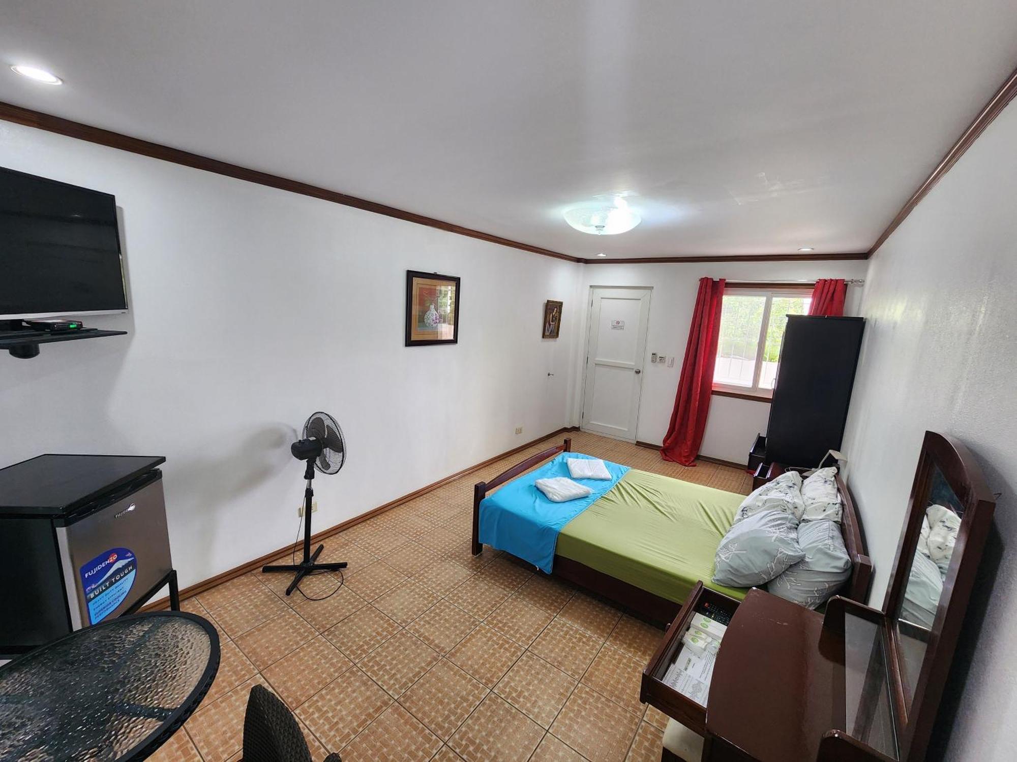 MB's Garden Inn Lapu-Lapu City Buitenkant foto